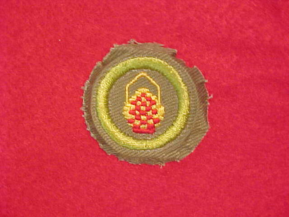 BASKETRY, MERIT BADGE WITH CRIMPED EDGE, KHAKI, ISSUED 1946-60