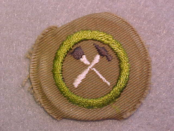 HOME REPAIRS MERIT BADGE, WIDE BORDER CRIMPED, ISSUED 1932-36, MINT