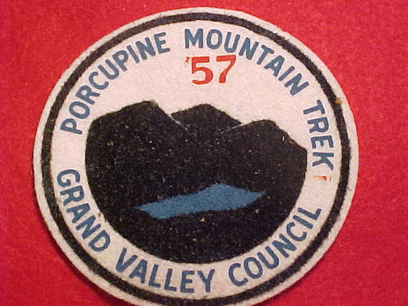 1957 ACTIVITY PATCH, GRAND VALLEY COUNCIL PORCUPINE MOUNTAIN TREK, FELT, MINT