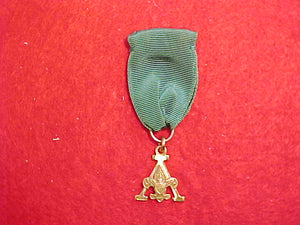 SCOUTER'S TRAINING AWARD "A" DESIGN MEDAL, 1948-56 ISSUE, MARKED 1/20 G.F." ROBBINS CO., GREEN RIBBON