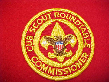 CUB SCOUT ROUNDTABLE COMMISSIONER, RED BEHIND TENDERFOOT EMBLEM, MID-1970'S