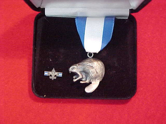 SILVER BEAVER MEDAL AND PIN KIT, TYPE 10, STERLING SILVER, MARKED STANGE CO., ORIGINAL BOX
