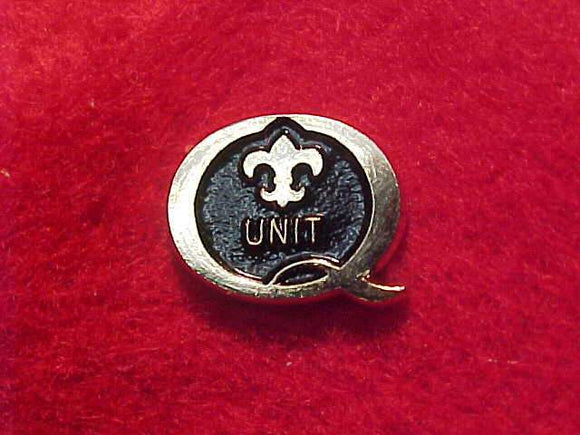 2001 QUALITY UNIT PIN, OPAQUE BLACK/GOLD