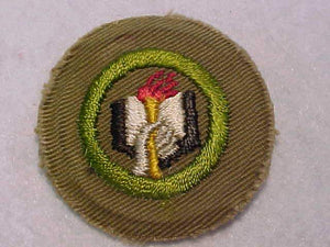 SCHOLARSHIP MERIT BADGE, WIDE BORDER CRIMPED, 1934-35, MINT