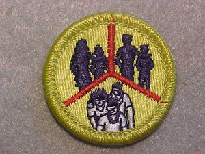 FAMILY LIFE- LARGE PEOPLE, MERIT BADGE WITH CLEAR PLASTIC BACK, GREEN BORDER, NO IMPRINTS/LOGOS IN PLASTIC