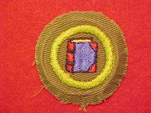 BOOKBINDING, MERIT BADGE WITH CRIMPED EDGE, KHAKI, ISSUED 1946-60
