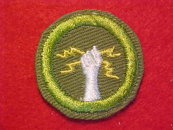 ELECTRICITY, MERIT BADGE WITH CRIMPED EDGE, KHAKI, ISSUED 1946-60