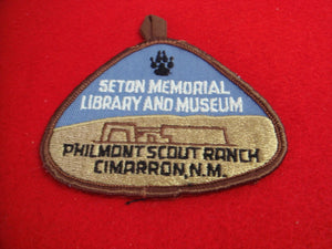 Philmont Seton Memorial Library and Museum, Brown cloth button loop, CB