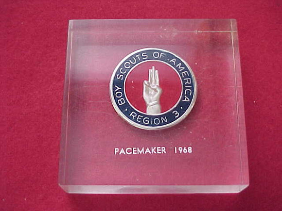 Region 3, pacemaker 1968 professional scouter paperweight