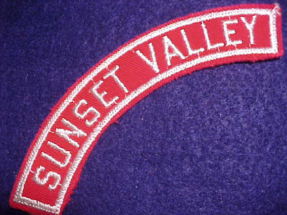 SUNSET VALLEY RED/WHITE CITY STRIP, MINT